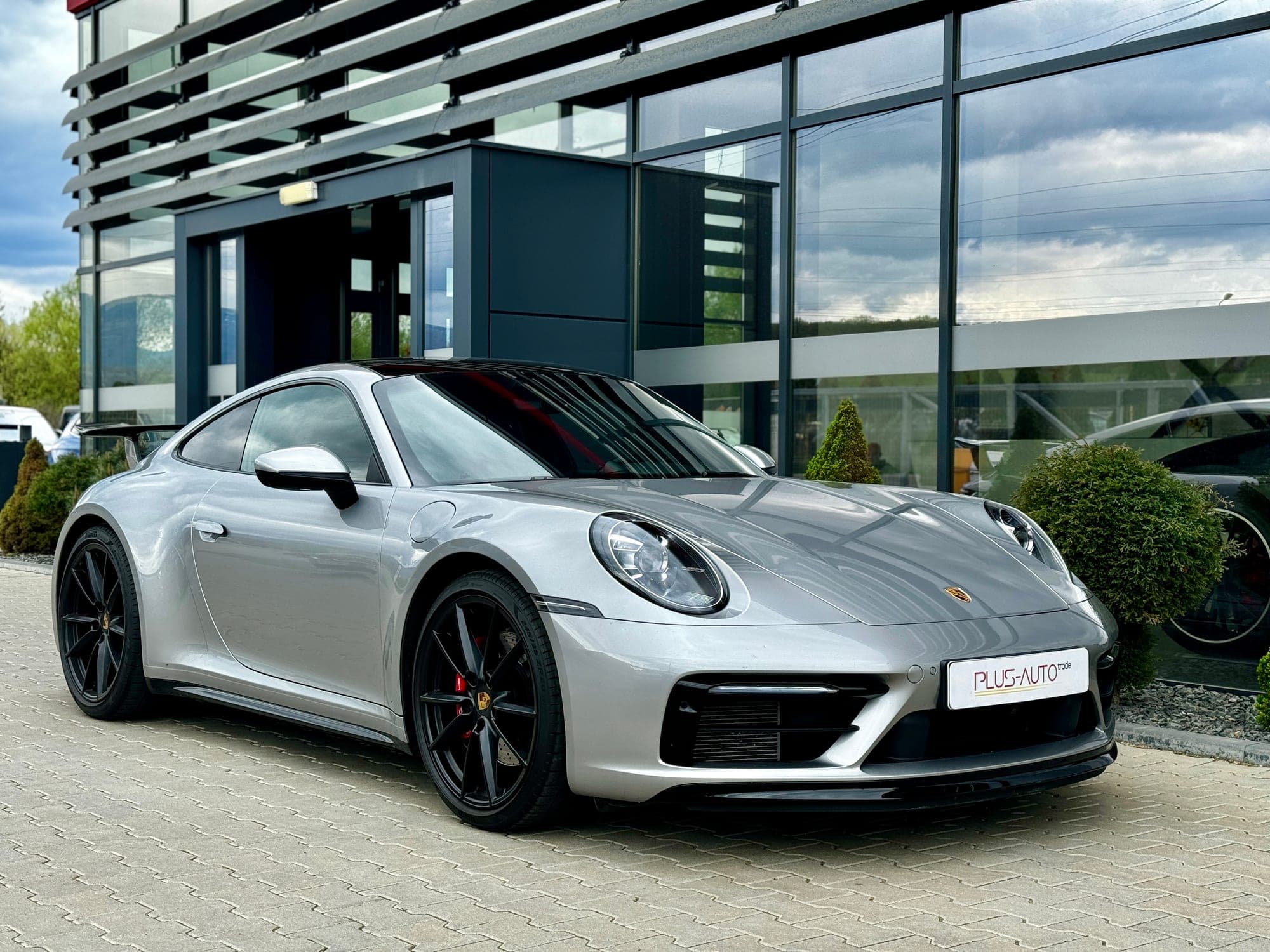 Porsche 911 livrat — selecție 992tst Sibiu · 24